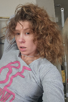 Hm...curls hair